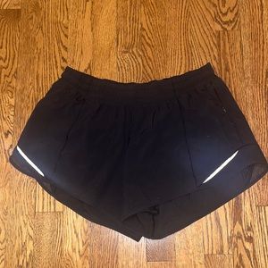 Lululemon 2.5 Hotty Hot Shorts